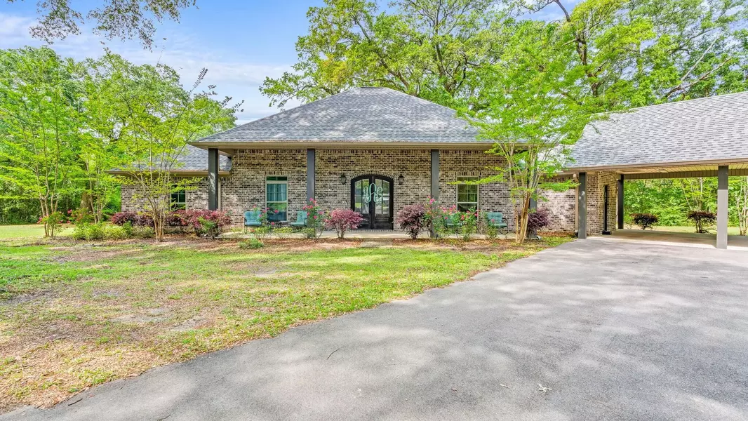 205 Gumpond Beall Rd., Lumberton, MS 39455