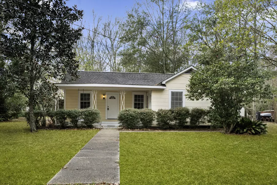 210 Ford Dr., Petal, MS 39465