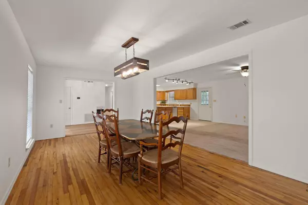 125 N Beverly Hills Hattiesburg, MS 39402