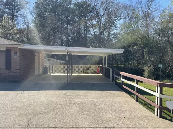 Columbia, MS 39429,1609 Pineview