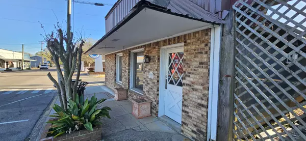 Poplarville, MS 39470,520 S Main