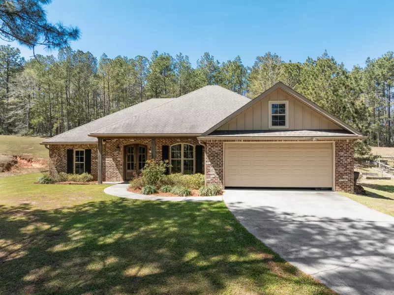 67 Lake Thoreau, Hattiesburg, MS 39402