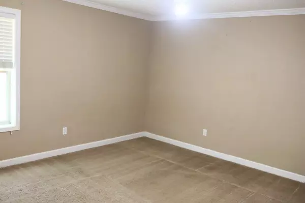 Hattiesburg, MS 39402,174 Hawthorne Dr.