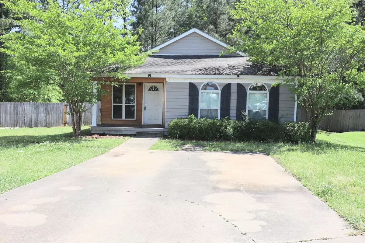 Hattiesburg, MS 39402,174 Hawthorne Dr.