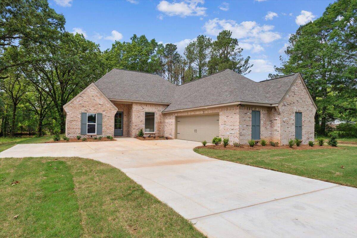 213 Walter Jones Rd., Mendenhall, MS 39114