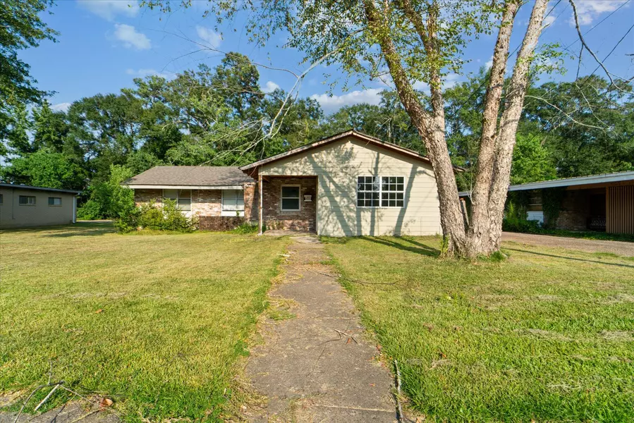 114 S 10th Ave., Hattiesburg, MS 39401