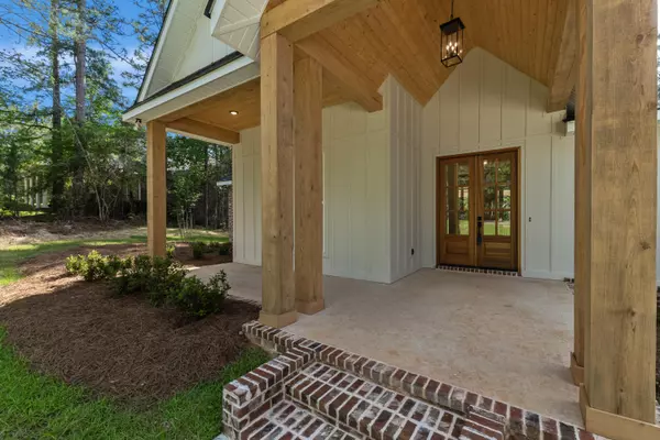 Hattiesburg, MS 39402,63 Windstone