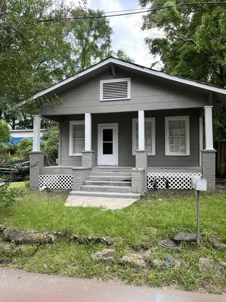 811 Milton Barnes Ave., Hattiesburg, MS 39401