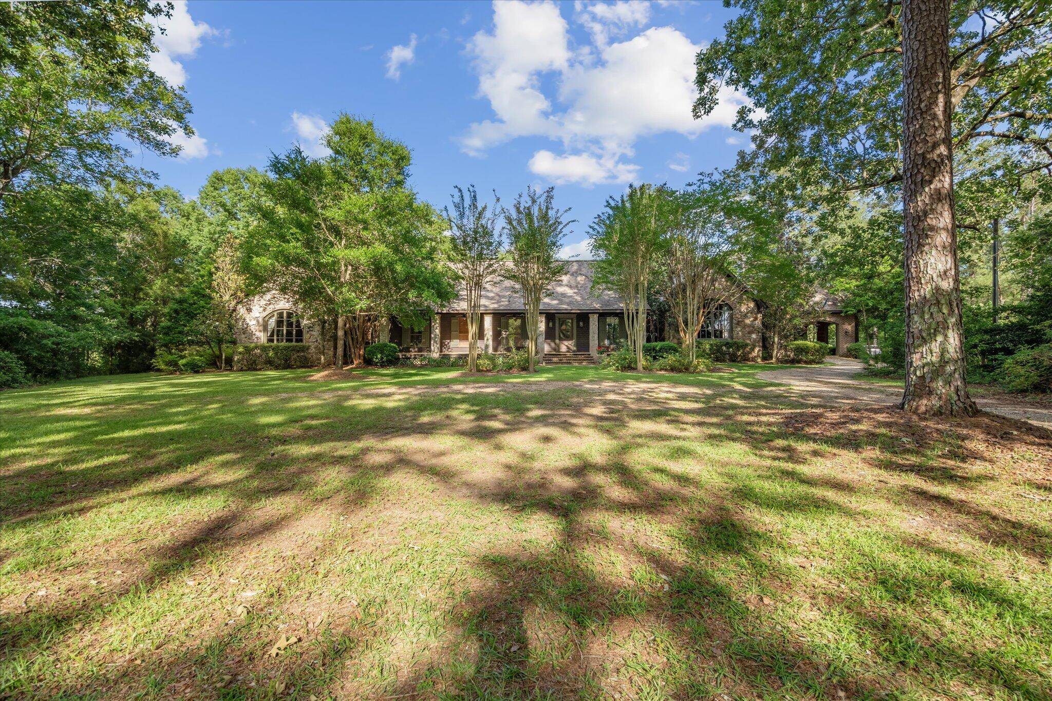 266 N WPA Rd., Moselle, MS 39459