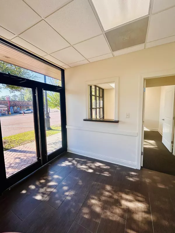 Collins, MS 39428,309 Main St.