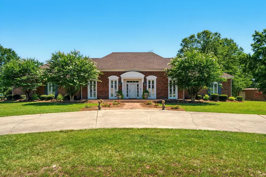 906 Co Rd 8, Stringer, MS 39481