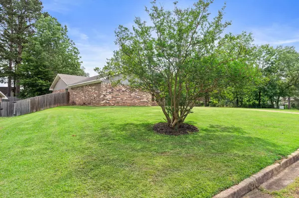 Clinton, MS 39056,212 Pebble Brook Dr.