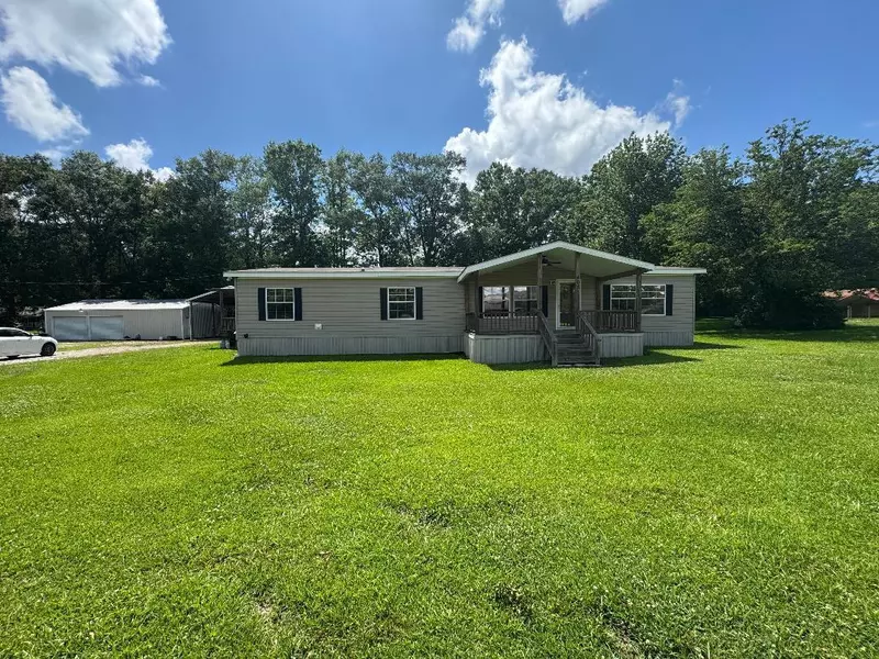 405 E Main St., Sandersville, MS 39477