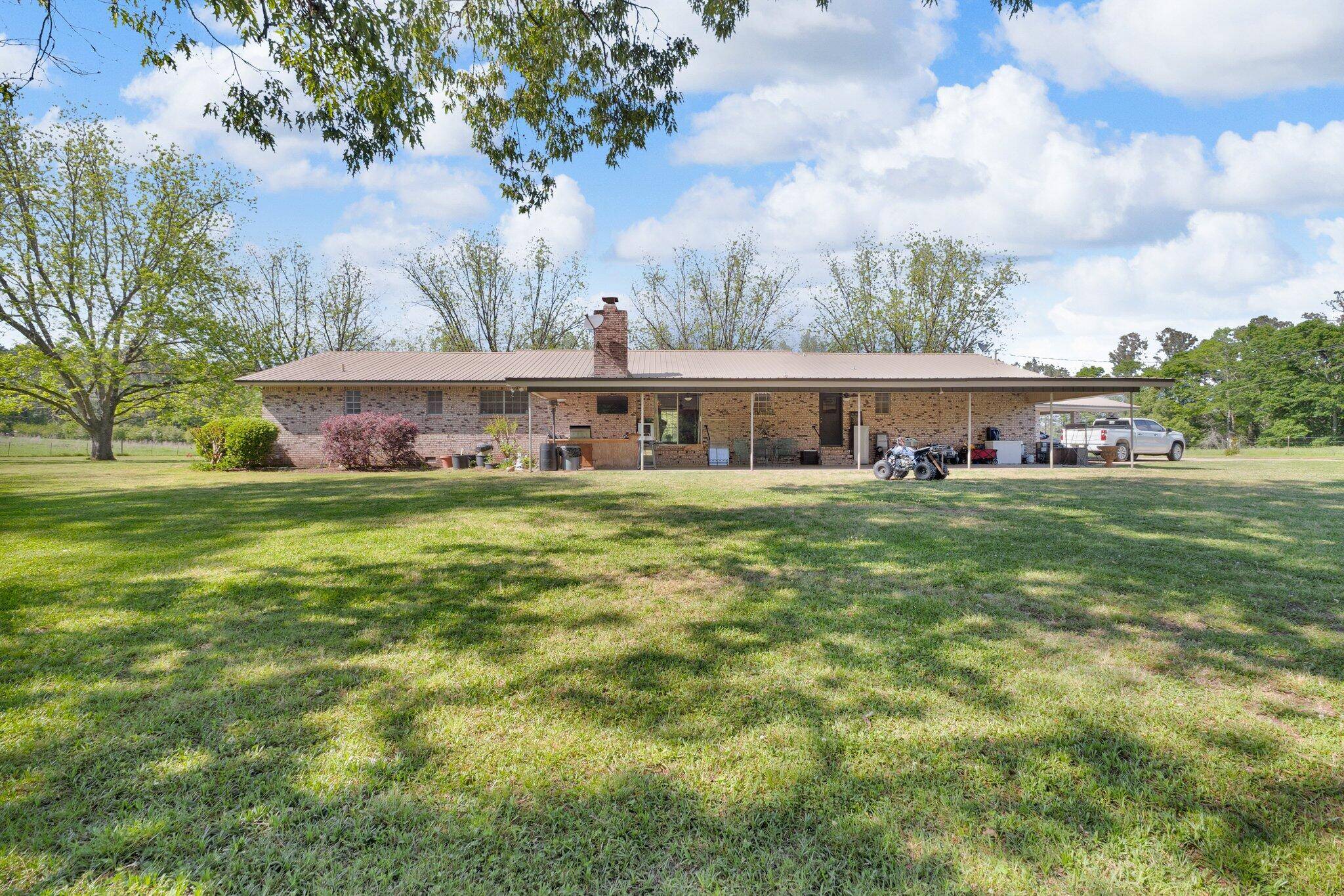 Magee, MS 39111,242 Siloam Rd