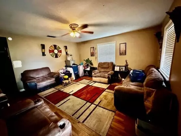 Petal, MS 39465,402 N Main St.