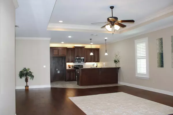 Hattiesburg, MS 39402,90 Cottage Dr.