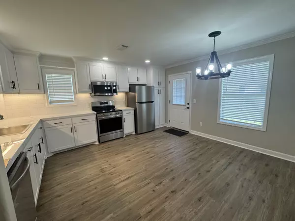 Hattiesburg, MS 39402,193 Hawthorne Dr.