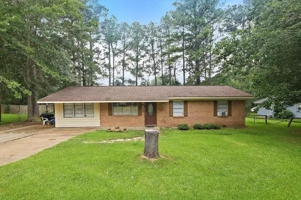 Mendenhall, MS 39114,560 Bailey St.