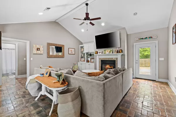 Sumrall, MS 39482,15 Pleasant