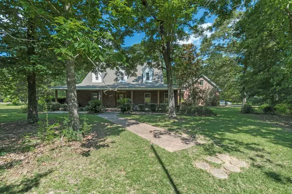 Collins, MS 39428,33 Pinedale Dr.