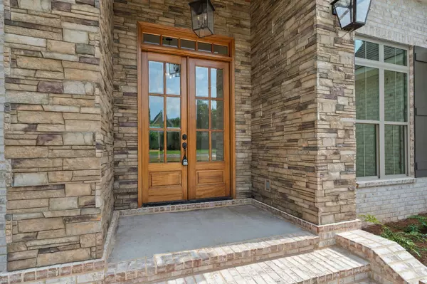 Hattiesburg, MS 39402,21 Buckskin Dr.