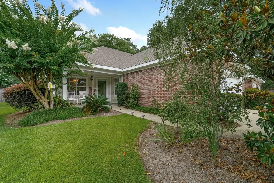 313 Sweetwater Ln., Hattiesburg, MS 39402