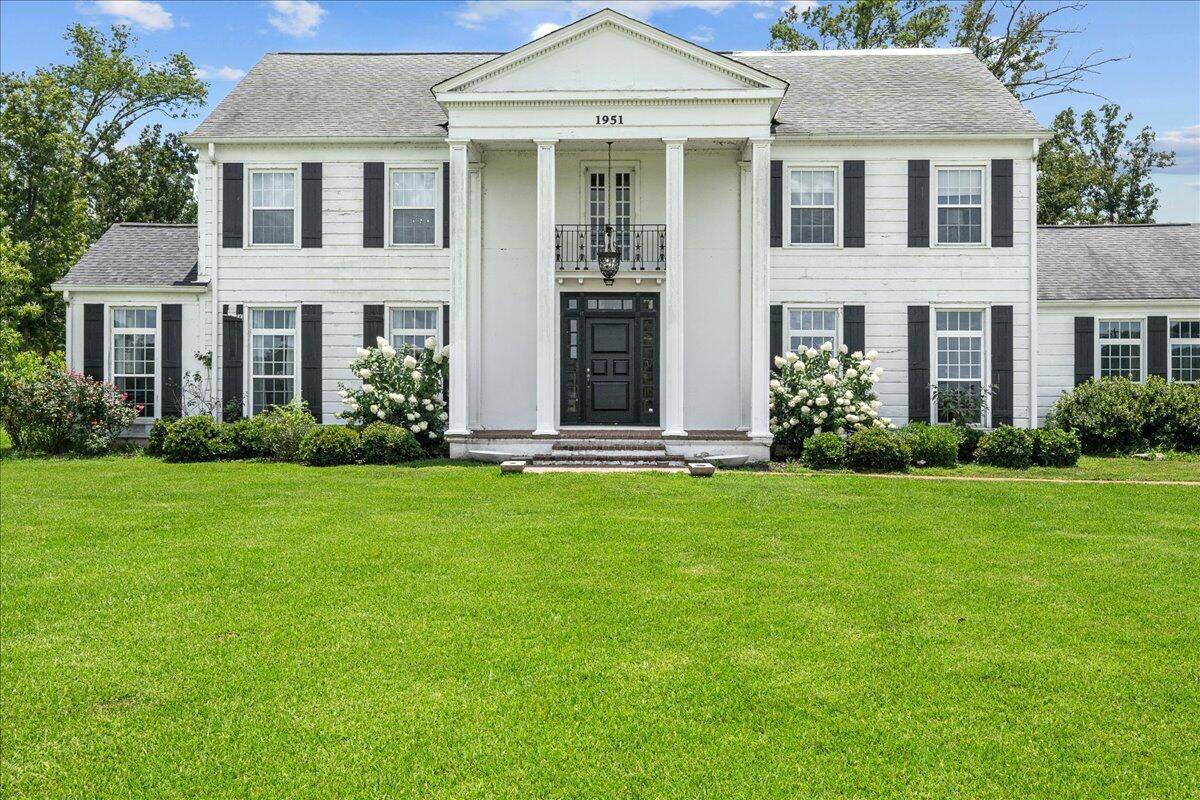 1951 E 3rd St., Forest, MS 39074