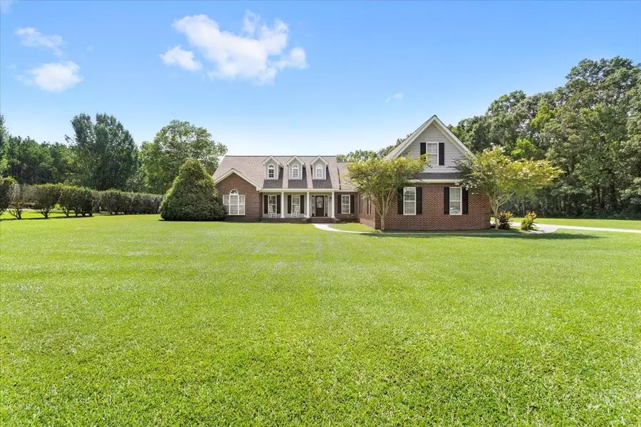 117 Par Dr., Collins, MS 39428
