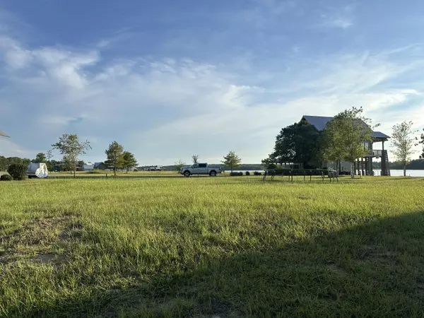 Lumberton, MS 39455,0 Compass Rose