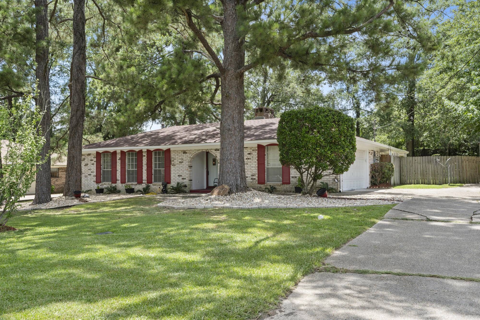 Hattiesburg, MS 39402,113 Pecan Grove Dr.