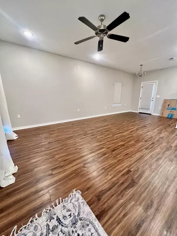 Sumrall, MS 39482,17 W Locust