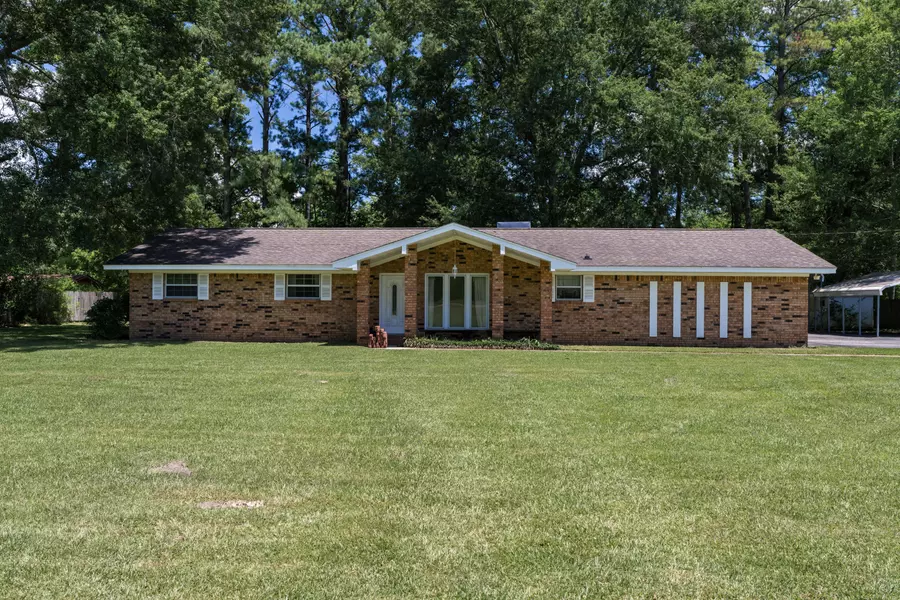 911 Pine St., Taylorsville, MS 39168