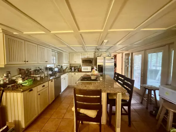 Moselle, MS 39459,87 Russell Ln.