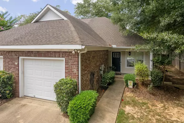 317 Sweetwater Ln., Hattiesburg, MS 39402