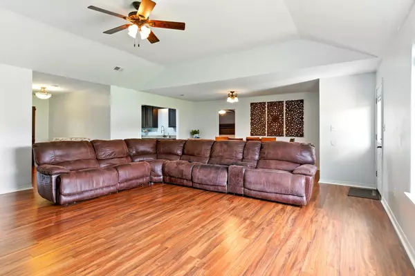 Hattiesburg, MS 39401,6 Wandering Oaks Ln.