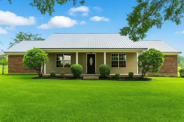 6 Wandering Oaks Ln., Hattiesburg, MS 39401