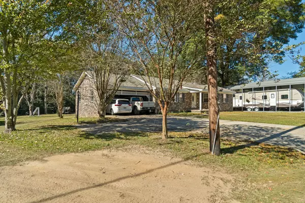 Moselle, MS 39459,1121 Moselle Rd.