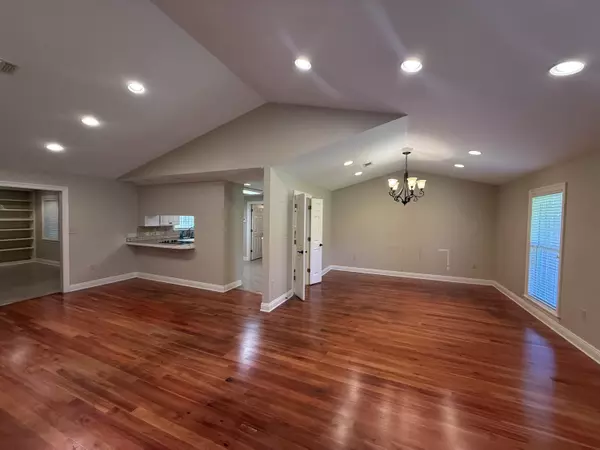 Columbia, MS 39429,2000 Ridgewood Dr.