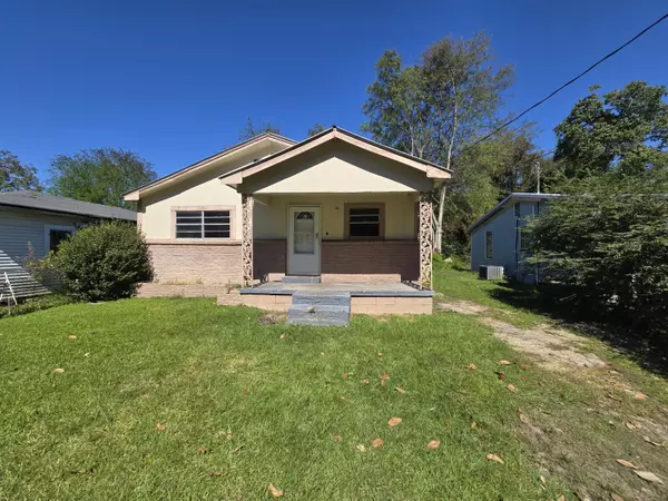 1135 McConkey St., Laurel, MS 39440