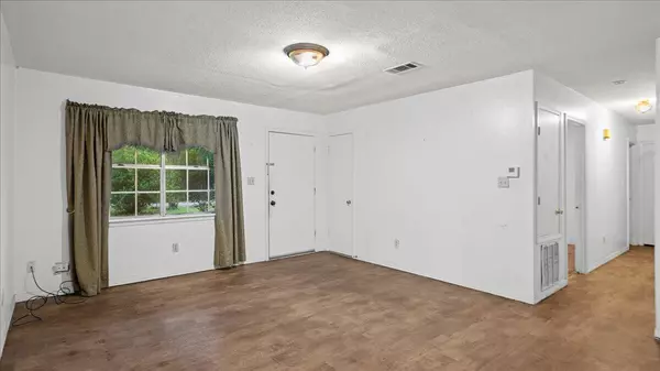 Hattiesburg, MS 39402,10 Pinewood St.