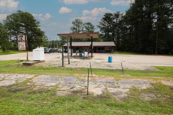 Hattiesburg, MS 39401,1242 Elks Lake