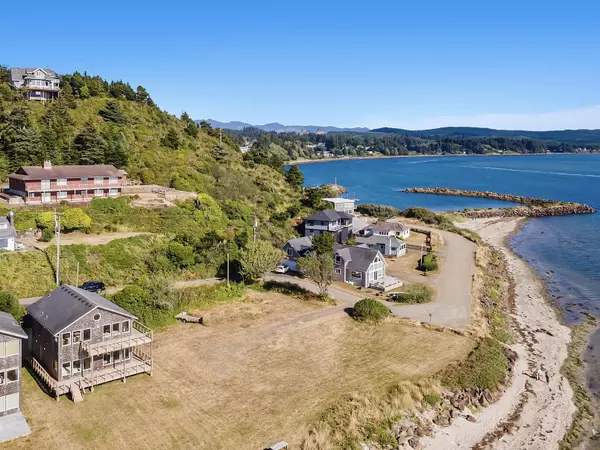 1940 Pearl Street W, Netarts, OR 97143