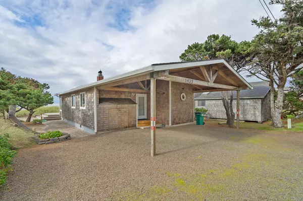 1435 N Pacific LN, Rockaway Beach, OR 97136