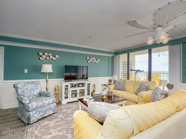 North Topsail Beach, NC 28460,4110 Island DR #Unit 205