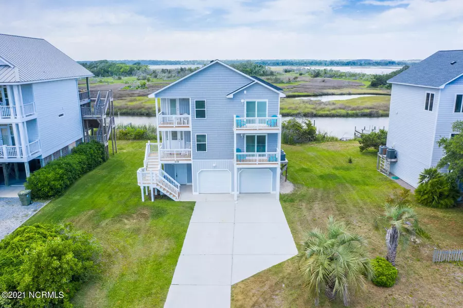 137 Old Village LN, North Topsail Beach, NC 28460