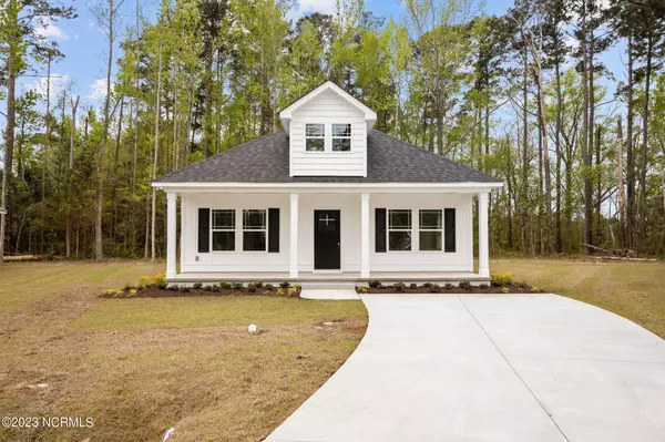 Oriental, NC 28571,324 Camp Creek DR