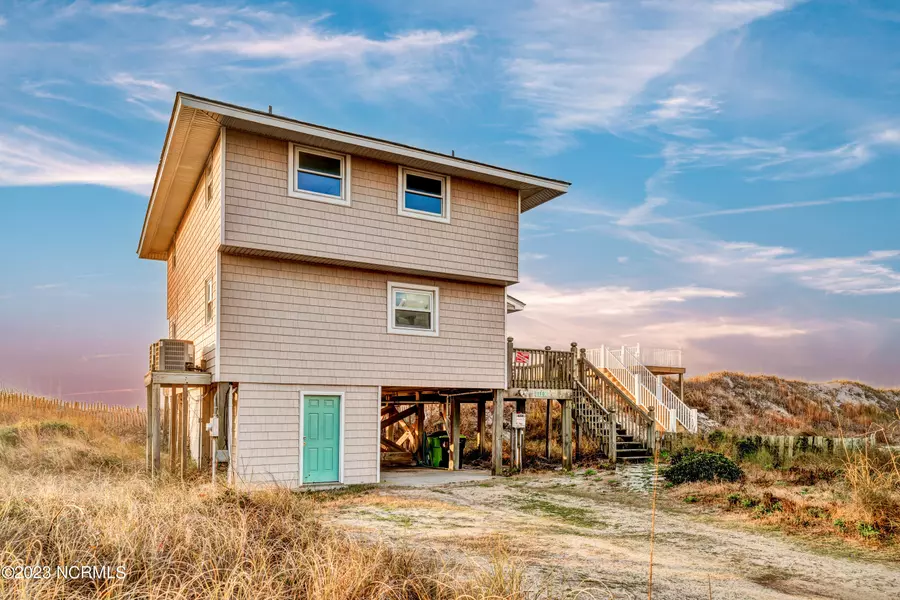 110 Topsail RD, North Topsail Beach, NC 28460