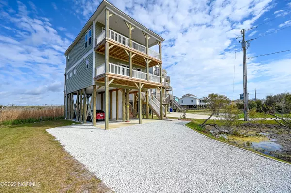 North Topsail Beach, NC 28460,3141 Island DR