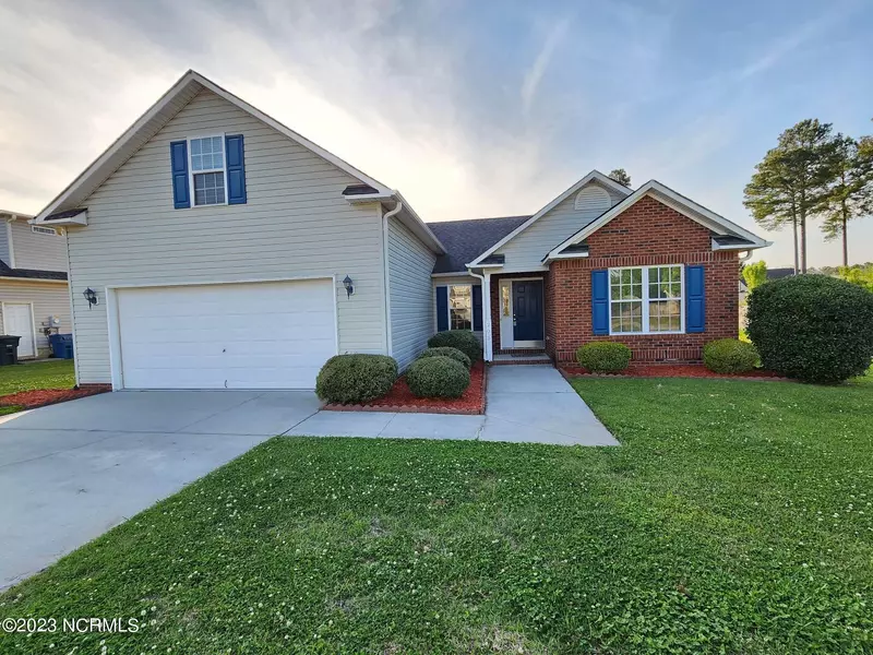 205 Burning Tree LN, Jacksonville, NC 28546