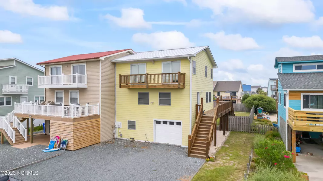 216 Oyster LN, North Topsail Beach, NC 28460